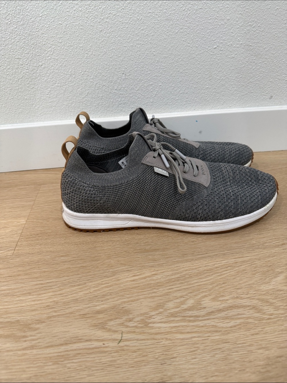 TRUE Golf Men's Grey Knit Lace-Up Sneakers